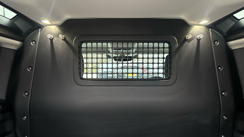 Land Rover Defender 90 Diesel 3.0 D250 Hard Top SE Auto